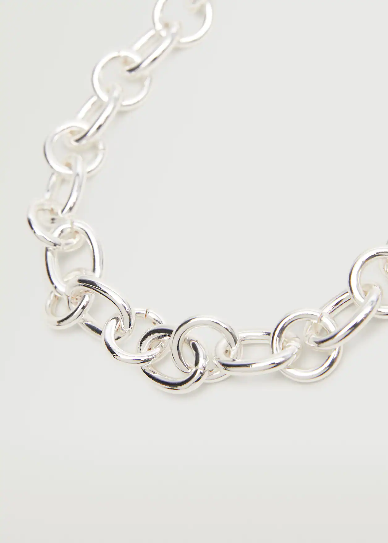 Embossed hoop earrings - Image 3